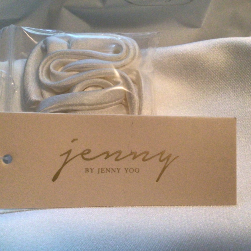 Jenny Yoo Wedding Gown NWT- Ivory Satin Size 6 - Picture 4 of 16